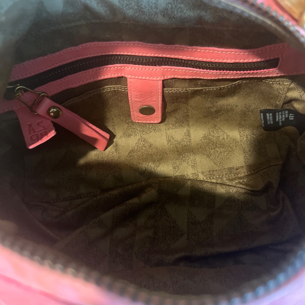AS98 pink leather satchel/crossbody - Picture 8 of 10